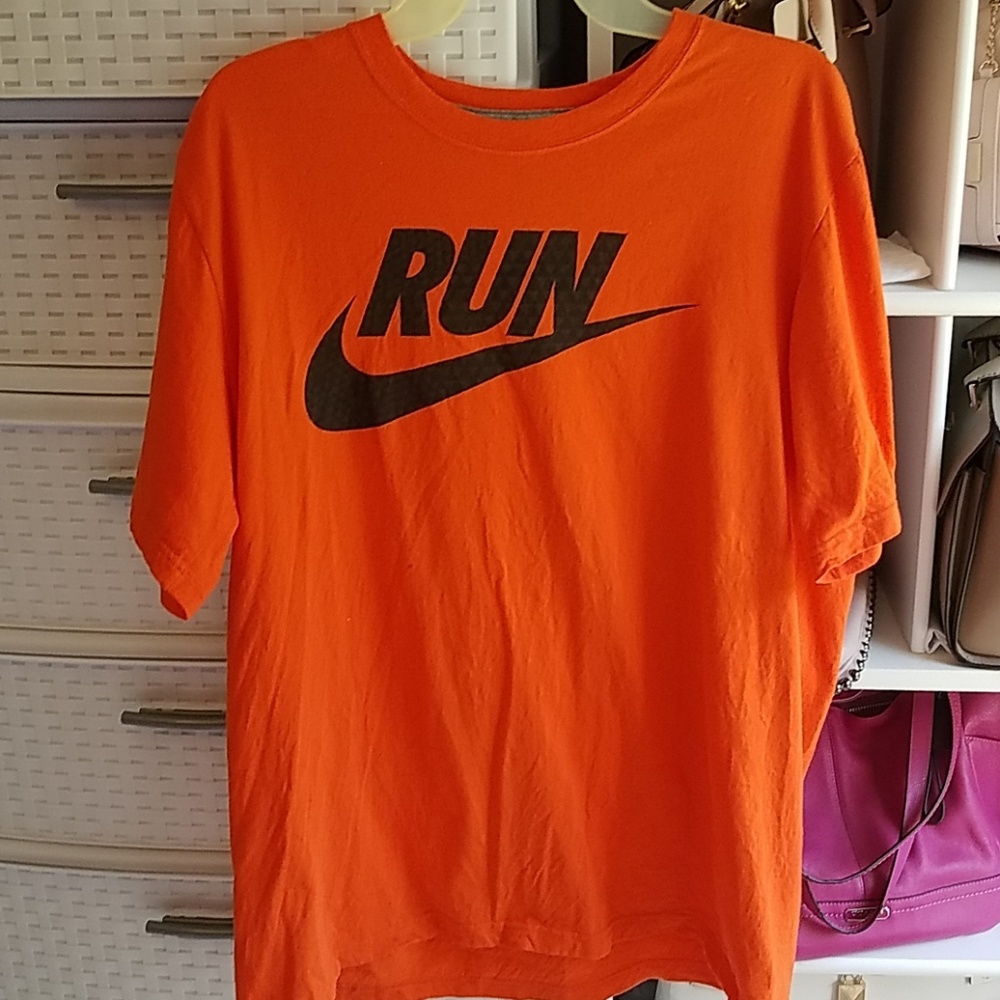 Nike "Run" T-shirt Size Large Regular Fit